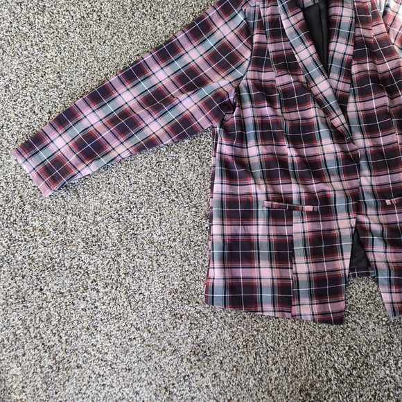 Torrid Plaid Blazer in Pink and Black - Picture 5 of 15